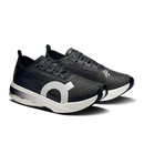 Tênis ON Running Cloudboom Strike Black | White